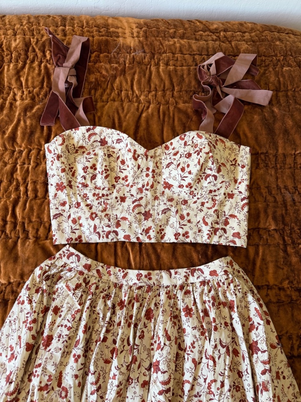 Kacey Musgraves x Reformation Set - Picture 3 of 7